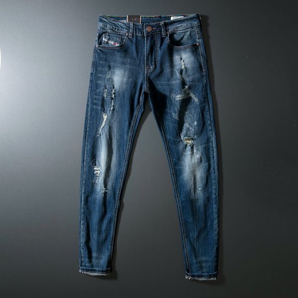 2020 autumn fashion designer men jeans slim fit blue color cotton denim pants ripped jeans men design classical homme,m001
2020 autumn fashion designer men jeans slim fit blue color cotton denim pants ripped jeans men design classical homme,m001