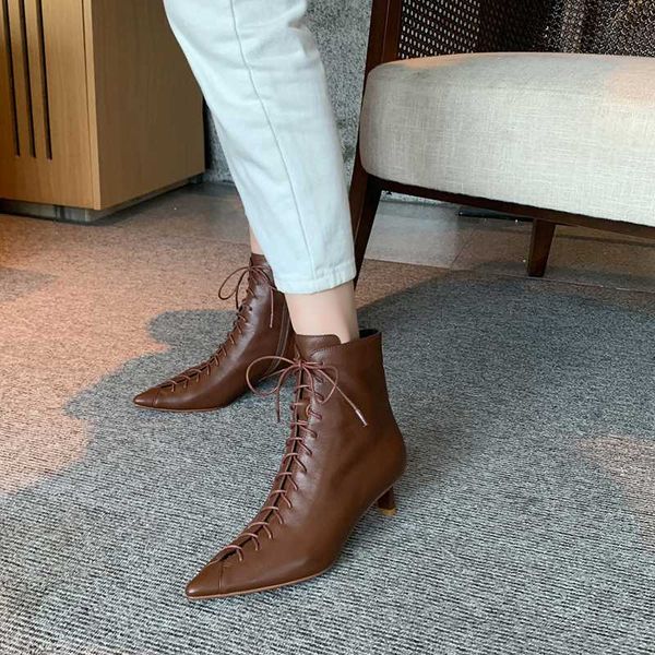 mkkhou short boot woman 2020 autumn/winter new vintage leather skinny heel lacing cat heel 4.5 mid-heel bare boot single, Black
mkkhou short boot woman 2020 autumn/winter new vintage leather skinny heel lacing cat heel 4.5 mid-heel bare boot single, Black
