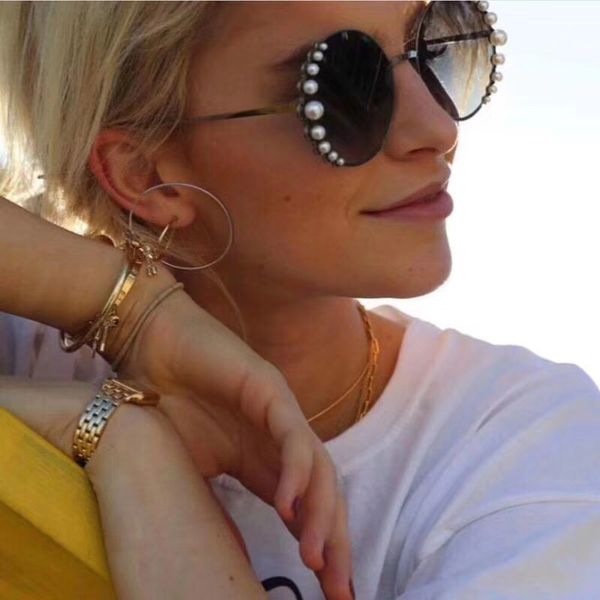 2020 brand crystal pearl sunglasses women retro vintage sunglasses eyewear feminino shades, White;black
2020 brand crystal pearl sunglasses women retro vintage sunglasses eyewear feminino shades, White;black