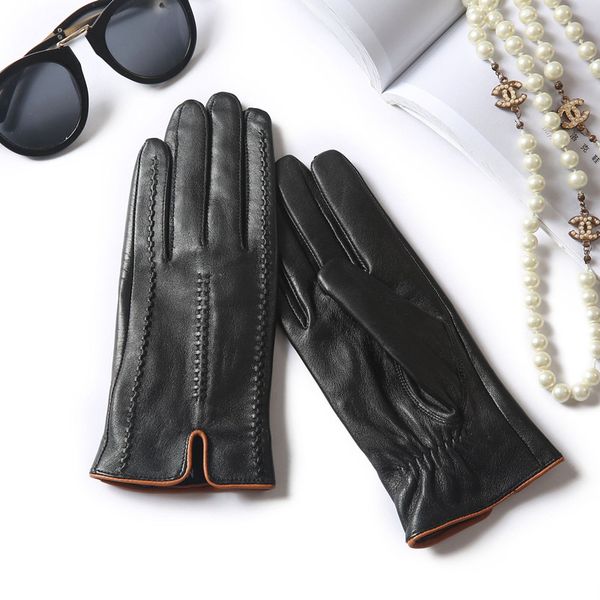 hats, scarves & gloves sets women's fashion striped sheepskin gloves. lined with velveteen. warm leather in winter, Blue;gray
hats, scarves & gloves sets women's fashion striped sheepskin gloves. lined with velveteen. warm leather in winter, Blue;gray