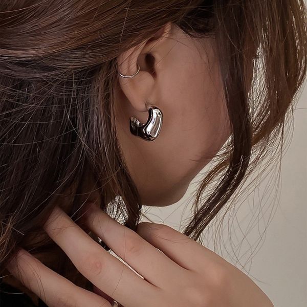 2020 fashion vintage geometric irregular c shape metal gold silver color hoop earrings for women minimalist jewelry wholesale, Golden;silver
2020 fashion vintage geometric irregular c shape metal gold silver color hoop earrings for women minimalist jewelry wholesale, Golden;silver