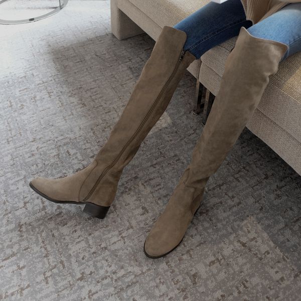 boots 2021 fashion ladies knee high heels autumn and winter suede comfortable round head thick heel thigh size 33-42, Black
boots 2021 fashion ladies knee high heels autumn and winter suede comfortable round head thick heel thigh size 33-42, Black