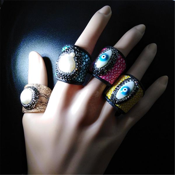 cluster rings luxury big snake leather ring pearl rhinestone women jewelry fashion yellow fuxia white design party, Golden;silver
cluster rings luxury big snake leather ring pearl rhinestone women jewelry fashion yellow fuxia white design party, Golden;silver