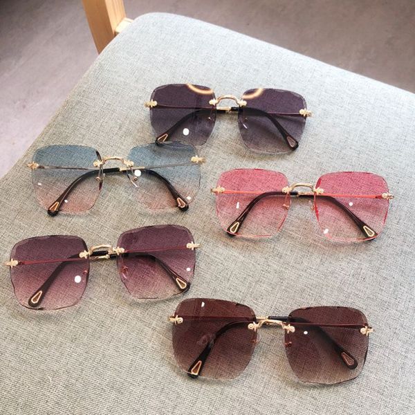 сплав luxury тримминговочные крупногабаритные rimless квадратные прозрачные линзы солнцезащитные очки кадр мужской солнцезащитные очки марка, White;black
сплав luxury тримминговочные крупногабаритные rimless квадратные прозрачные линзы солнцезащитные очки кадр мужской солнцезащитные очки марка, White;black