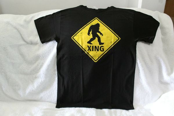 bigfoot crossing xing sasquatch funny t-shirt
bigfoot crossing xing sasquatch funny t-shirt