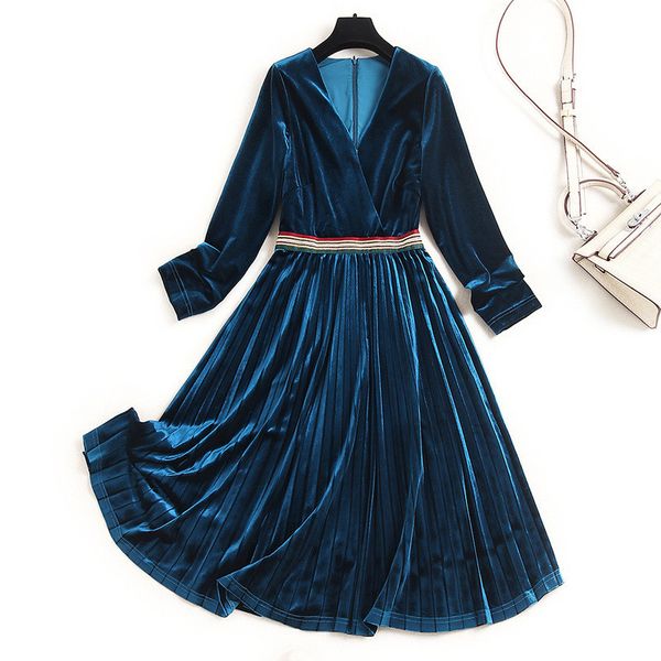 europe fashion woman dress 2020 new autumn winter clothes long sleeve elegant v neck knee length aline velour dress vintage, Black;gray
europe fashion woman dress 2020 new autumn winter clothes long sleeve elegant v neck knee length aline velour dress vintage, Black;gray