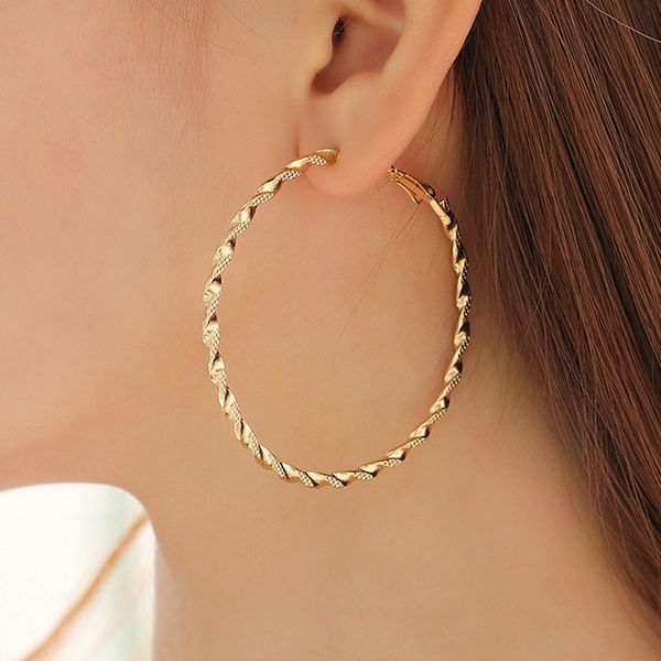 hoop & huggie blijery fashion pattern carved big earrings for women punk jewelry twist round circle boucles d'oreilles, Golden;silver
hoop & huggie blijery fashion pattern carved big earrings for women punk jewelry twist round circle boucles d'oreilles, Golden;silver