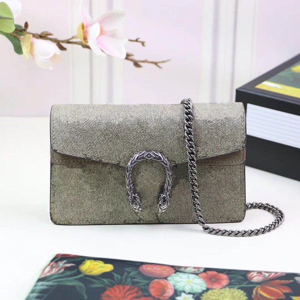 lady quality leather high shoulder handbag 2021 new designer bag messenger bag cowhide leather shoulder sales factory shipping prani, Red;black
lady quality leather high shoulder handbag 2021 new designer bag messenger bag cowhide leather shoulder sales factory shipping prani, Red;black