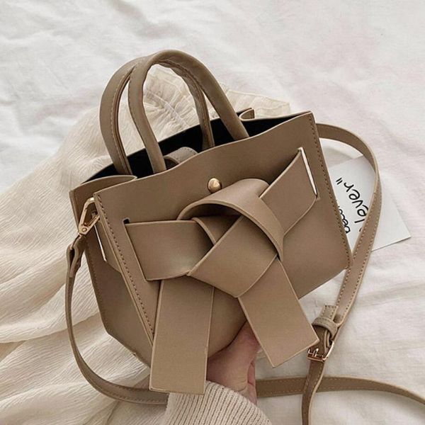 female bow elegant tote bag 2021 fashion new pu leather women's designer handbag casual shoulder messenger bag 
female bow elegant tote bag 2021 fashion new pu leather women's designer handbag casual shoulder messenger bag