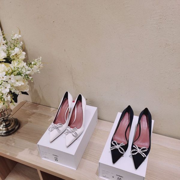 new style black and white high-heeled shoes female pointed silk with bow rhinestone with thin and shallow shoes female
new style black and white high-heeled shoes female pointed silk with bow rhinestone with thin and shallow shoes female