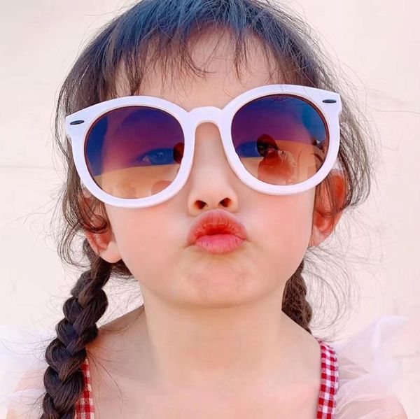 2020 new arrival vintage round kids sunglasses rivets uv400 children summer beach travel boy&girls baby sun glasses n252, White;black
2020 new arrival vintage round kids sunglasses rivets uv400 children summer beach travel boy&girls baby sun glasses n252, White;black