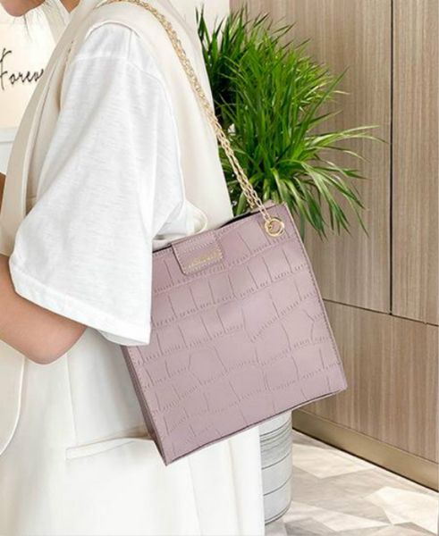 Designer Handbag Female 2020 Texture Fashion New Trend Chain Shoulder Bag Trend Portable Crossbody Bag Best Selling
Designer Handbag Female 2020 Texture Fashion New Trend Chain Shoulder Bag Trend Portable Crossbody Bag Best Selling