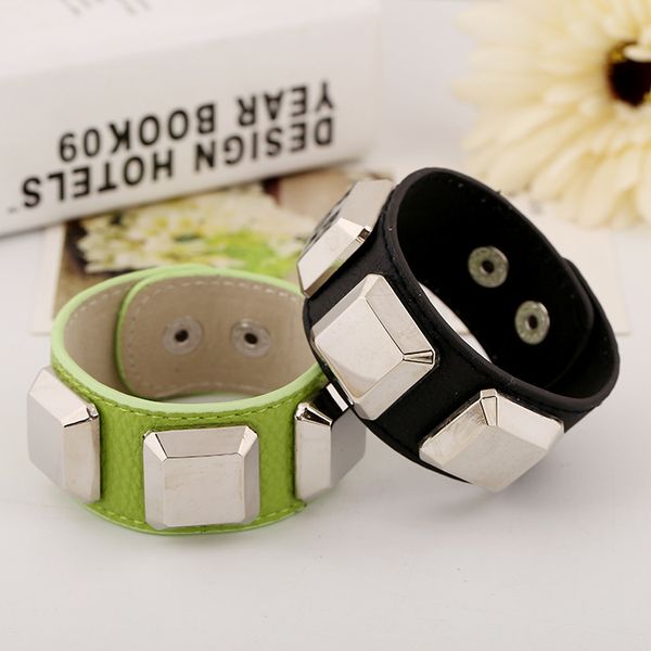 dankaishi fashion leather bangles for women and men green and black color metal square charms birthday gift for boyfriend, Golden;silver
dankaishi fashion leather bangles for women and men green and black color metal square charms birthday gift for boyfriend, Golden;silver