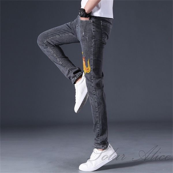 men's jeans 2021 stretch slim zodiac cow embroidered youth mid-rise straight-leg simple casual pants, Blue
men's jeans 2021 stretch slim zodiac cow embroidered youth mid-rise straight-leg simple casual pants, Blue