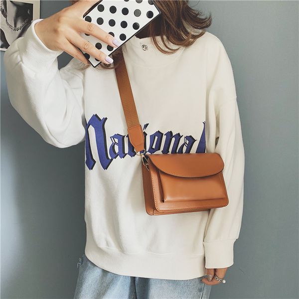 bag women 2020 new autumn and winter retro simple shoulder slung wild small square bag solid color casual women's
bag women 2020 new autumn and winter retro simple shoulder slung wild small square bag solid color casual women's