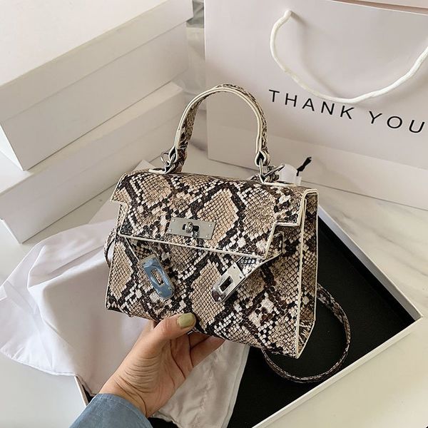 jofeanay vintage serpentine shoulder bag lock design flap bags contrast color women bag snake retro brand crossbody wlhb2031
jofeanay vintage serpentine shoulder bag lock design flap bags contrast color women bag snake retro brand crossbody wlhb2031