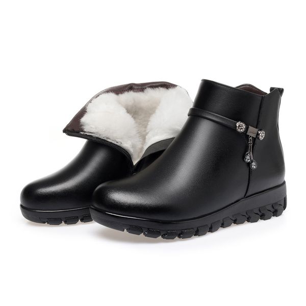2020 new fashion women winter boots flat non-slip plus size genuine leather shoes woman inside plush and wool warm snow boots, Black
2020 new fashion women winter boots flat non-slip plus size genuine leather shoes woman inside plush and wool warm snow boots, Black