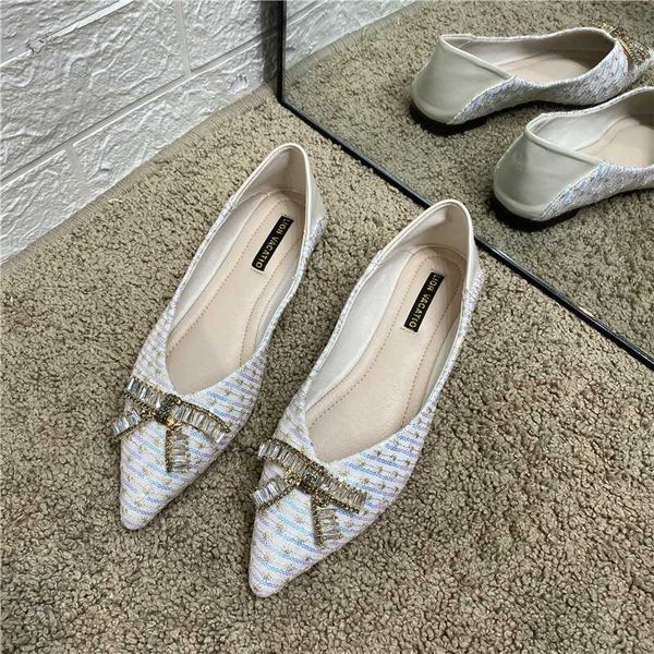 deat 2020 new spring autumn fashion online celebrity pointed soft bottom bow rhinestone flash color single shoes women se994, Black
deat 2020 new spring autumn fashion online celebrity pointed soft bottom bow rhinestone flash color single shoes women se994, Black