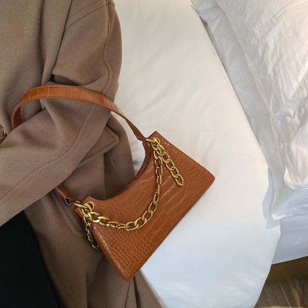 shoulder bags temperament small bag female 2021 vintage french niche western style fashion underarm package
shoulder bags temperament small bag female 2021 vintage french niche western style fashion underarm package