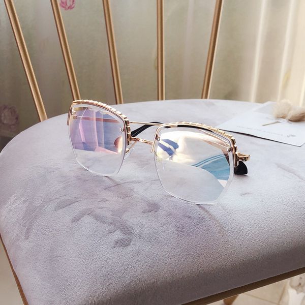 sunglasses ms 2021 women rimless uv400 brand designer gradient rainbow sun glasses female eyewear, White;black
sunglasses ms 2021 women rimless uv400 brand designer gradient rainbow sun glasses female eyewear, White;black