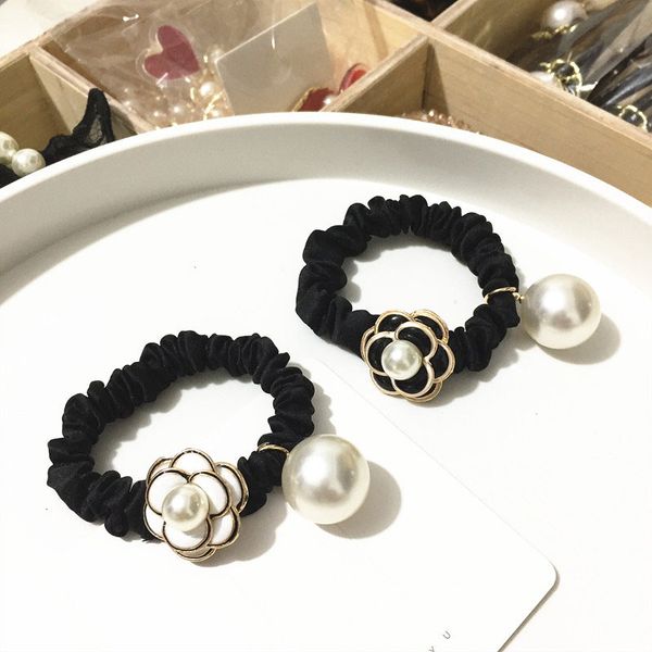 роскошные простые полосы камелии цветы упругие волосы bow tie pearl женщины моды держатель ювелирных изделий волос, Golden;silver
роскошные простые полосы камелии цветы упругие волосы bow tie pearl женщины моды держатель ювелирных изделий волос, Golden;silver