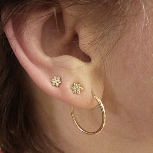 super mini 925 sterling silver cz flower 5mm tiny studs delicate multiple hole for women girl ear studs small flower cz earrings, Golden;silver
super mini 925 sterling silver cz flower 5mm tiny studs delicate multiple hole for women girl ear studs small flower cz earrings, Golden;silver