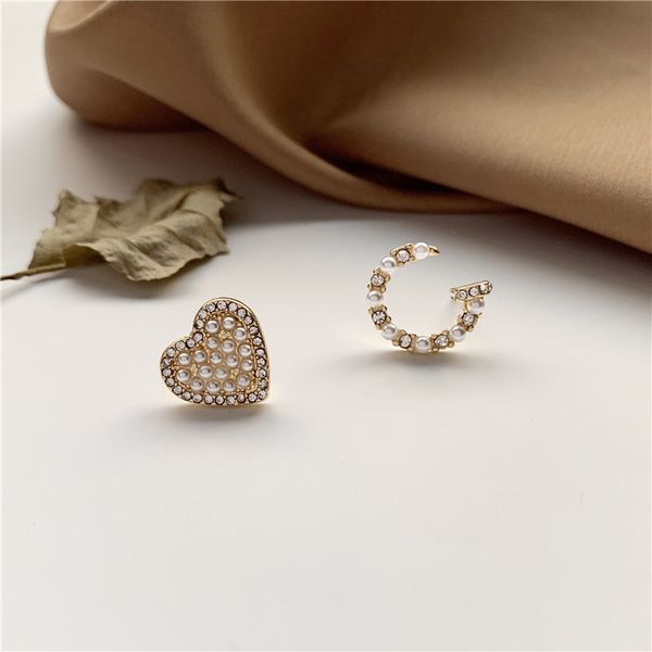 2020 asymmetric stud earrings for women delicate zircon acrylic pearl heart brass earrings fashion jewelry wholesale, Golden;silver
2020 asymmetric stud earrings for women delicate zircon acrylic pearl heart brass earrings fashion jewelry wholesale, Golden;silver