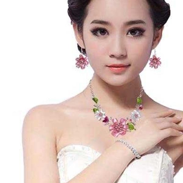 3шт набор цветов кристалл эмаль набор bridal комплекты ювелирных изделий женщины ожерелье серьги свадебные аксессуары новая мода, Silver
3шт набор цветов кристалл эмаль набор bridal комплекты ювелирных изделий женщины ожерелье серьги свадебные аксессуары новая мода, Silver