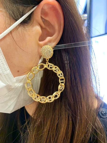 new style diamond earrings with letter details, fashionable and versatile, high-end quality, Silver
new style diamond earrings with letter details, fashionable and versatile, high-end quality, Silver