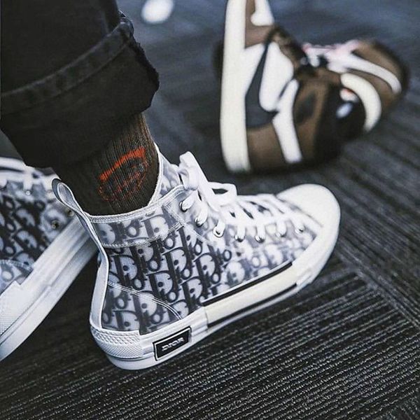 2020 19ss dìòr oblìque hommes b23 kà ws by kìm jones men women fashion designer triple s casual shoes high sneakers skateboard shoes
2020 19ss dìòr oblìque hommes b23 kà ws by kìm jones men women fashion designer triple s casual shoes high sneakers skateboard shoes