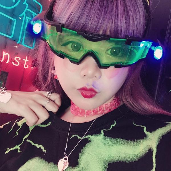 dance floor artifact hip-hop punk luminous trampy windproof space earth cool girl's glasses and sunglasses, White;black
dance floor artifact hip-hop punk luminous trampy windproof space earth cool girl's glasses and sunglasses, White;black