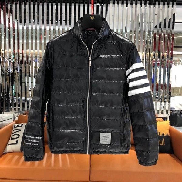 2020 new style men's winter stand-up collar down jacket jacket fashion men's brand designer down jacket black and white warm win
2020 new style men's winter stand-up collar down jacket jacket fashion men's brand designer down jacket black and white warm win