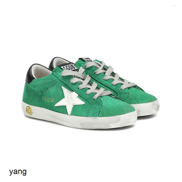 autumn and winter new cashmere old small dirty parent child children's casual board shoes black tail rakb
autumn and winter new cashmere old small dirty parent child children's casual board shoes black tail rakb