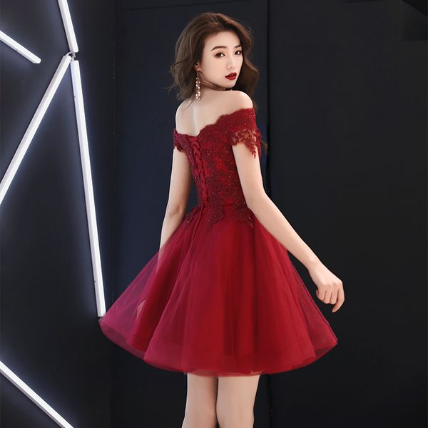 robe de soiree boat neck beading with appliques short evening dresses elegant lace vestido de festa banquet party prom dresses, Black;red
robe de soiree boat neck beading with appliques short evening dresses elegant lace vestido de festa banquet party prom dresses, Black;red