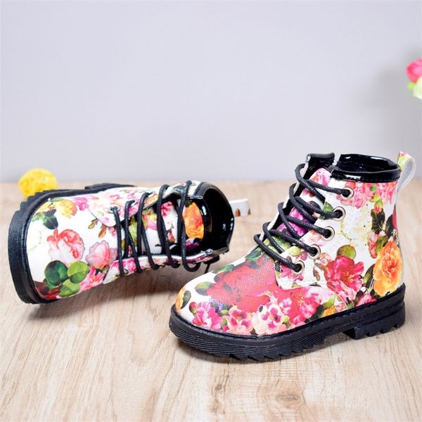 dimi 2020 autumn girls boots pu leather waterproof kid baby boots shoes fashion flower zip rome little girl martin boots lj200911, Black;grey
dimi 2020 autumn girls boots pu leather waterproof kid baby boots shoes fashion flower zip rome little girl martin boots lj200911, Black;grey