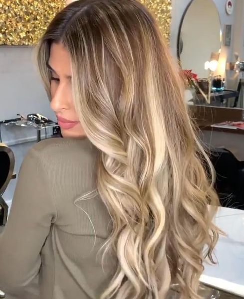 2021 new wig light brown long curly hair big wave european and american daily party wig spot rose net, Black
2021 new wig light brown long curly hair big wave european and american daily party wig spot rose net, Black