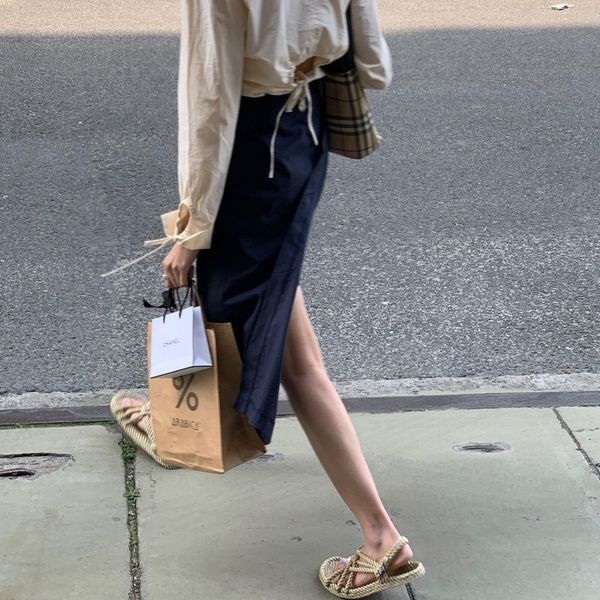 2021 new female spring and summer of the plain urban navy leisure high fashion show thin skirt dqpd, Black
2021 new female spring and summer of the plain urban navy leisure high fashion show thin skirt dqpd, Black