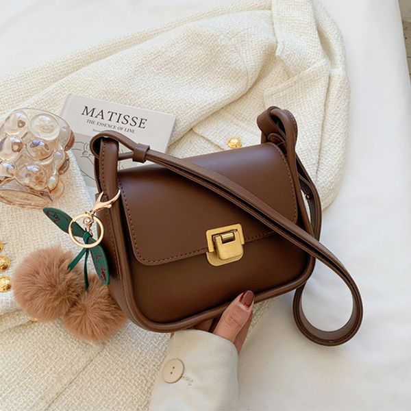 female 2022 autumn and winter new fashion versatile messenger bag high texture fashion shoulder bag
female 2022 autumn and winter new fashion versatile messenger bag high texture fashion shoulder bag