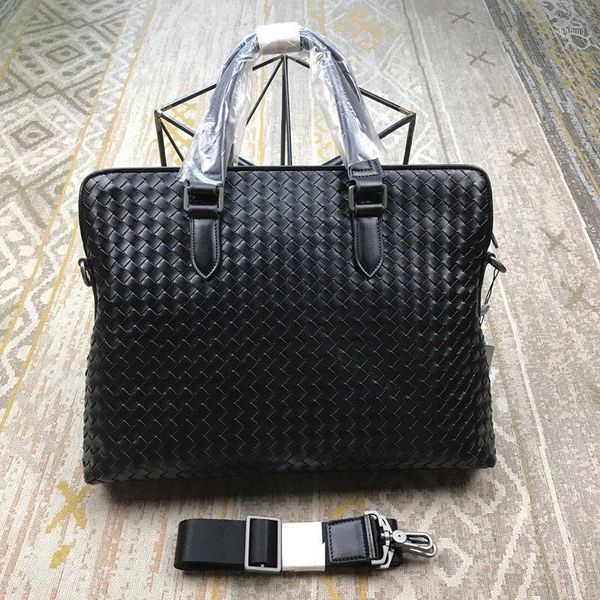 new style 2020 men briefcase business shoulder bag leather messenger bags computer laphandbag bag men's travel bags1
new style 2020 men briefcase business shoulder bag leather messenger bags computer laphandbag bag men's travel bags1
