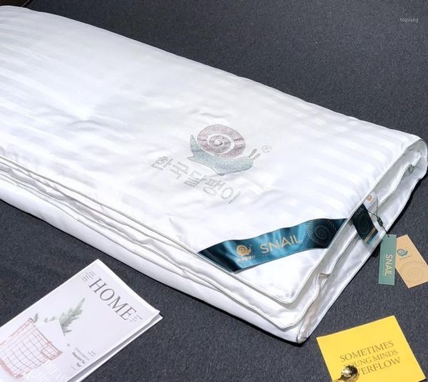 chinese silk quilt winter cotton cover 100% filled silk king queen full twin size quilt handwork mulberry comforters1
chinese silk quilt winter cotton cover 100% filled silk king queen full twin size quilt handwork mulberry comforters1