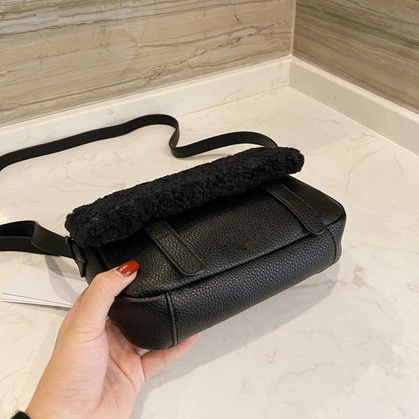 wool messenger bag wallet handbag wool one shoulder messenger bag fashion designer casual plush bag wholesale
wool messenger bag wallet handbag wool one shoulder messenger bag fashion designer casual plush bag wholesale