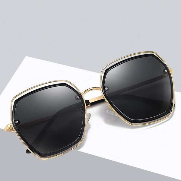simple fashional sunglasses women polarized glasses for lady black polarization glasses women polarized sunglasses 2020 eyewear, White;black
simple fashional sunglasses women polarized glasses for lady black polarization glasses women polarized sunglasses 2020 eyewear, White;black
