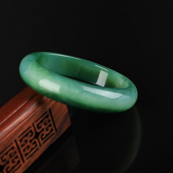 material: green chalcedony agate bracelet, bright color, crystal clean, transparent, fashionable and generous, Slivery;golden
material: green chalcedony agate bracelet, bright color, crystal clean, transparent, fashionable and generous, Slivery;golden