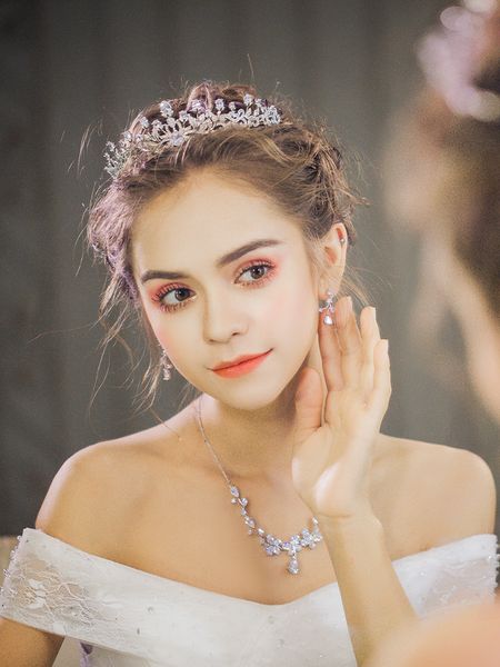 bridal headdress crown necklace three piece set 2020 new accessories dress hair decoration wedding zircon, Silver
bridal headdress crown necklace three piece set 2020 new accessories dress hair decoration wedding zircon, Silver