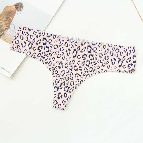 women's one-piece seamless thong fashion leopard print low-rise shorts t-shaped briefs triangle panties s19201, Black;pink
women's one-piece seamless thong fashion leopard print low-rise shorts t-shaped briefs triangle panties s19201, Black;pink