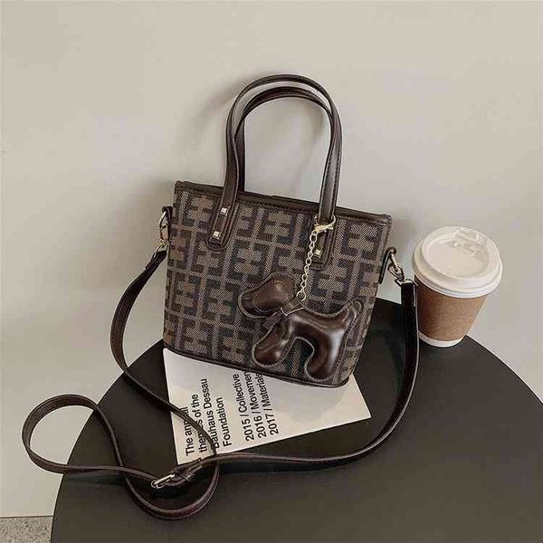 2022 factory wholesale new versatile women's foreign style hand fashion winter bag 5chk
2022 factory wholesale new versatile women's foreign style hand fashion winter bag 5chk