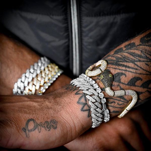 chokers wholesale men hip hop bracelet with cz paved miami cuban chain bangle heavy iced out, Golden;silver
chokers wholesale men hip hop bracelet with cz paved miami cuban chain bangle heavy iced out, Golden;silver