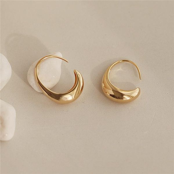 women's fashion simple style oval hoop earrings smooth golden/white ellipse geometric piercing earring jewelry for lady girls, Golden;silver
women's fashion simple style oval hoop earrings smooth golden/white ellipse geometric piercing earring jewelry for lady girls, Golden;silver