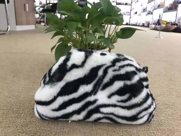 yofr 2022 fashion new men women black white parts casual shoes zipper bag red zipper a00227
yofr 2022 fashion new men women black white parts casual shoes zipper bag red zipper a00227