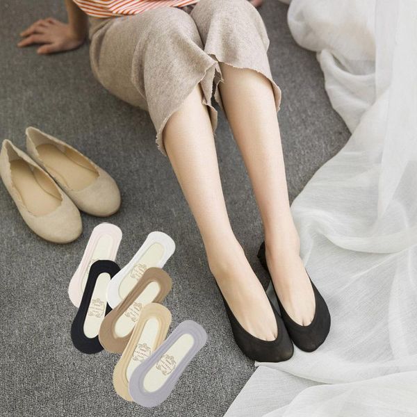 summer women's invisible ankle sock seemless viscose silica gel anti-slip low-cut stall versatile socks, Black;white
summer women's invisible ankle sock seemless viscose silica gel anti-slip low-cut stall versatile socks, Black;white